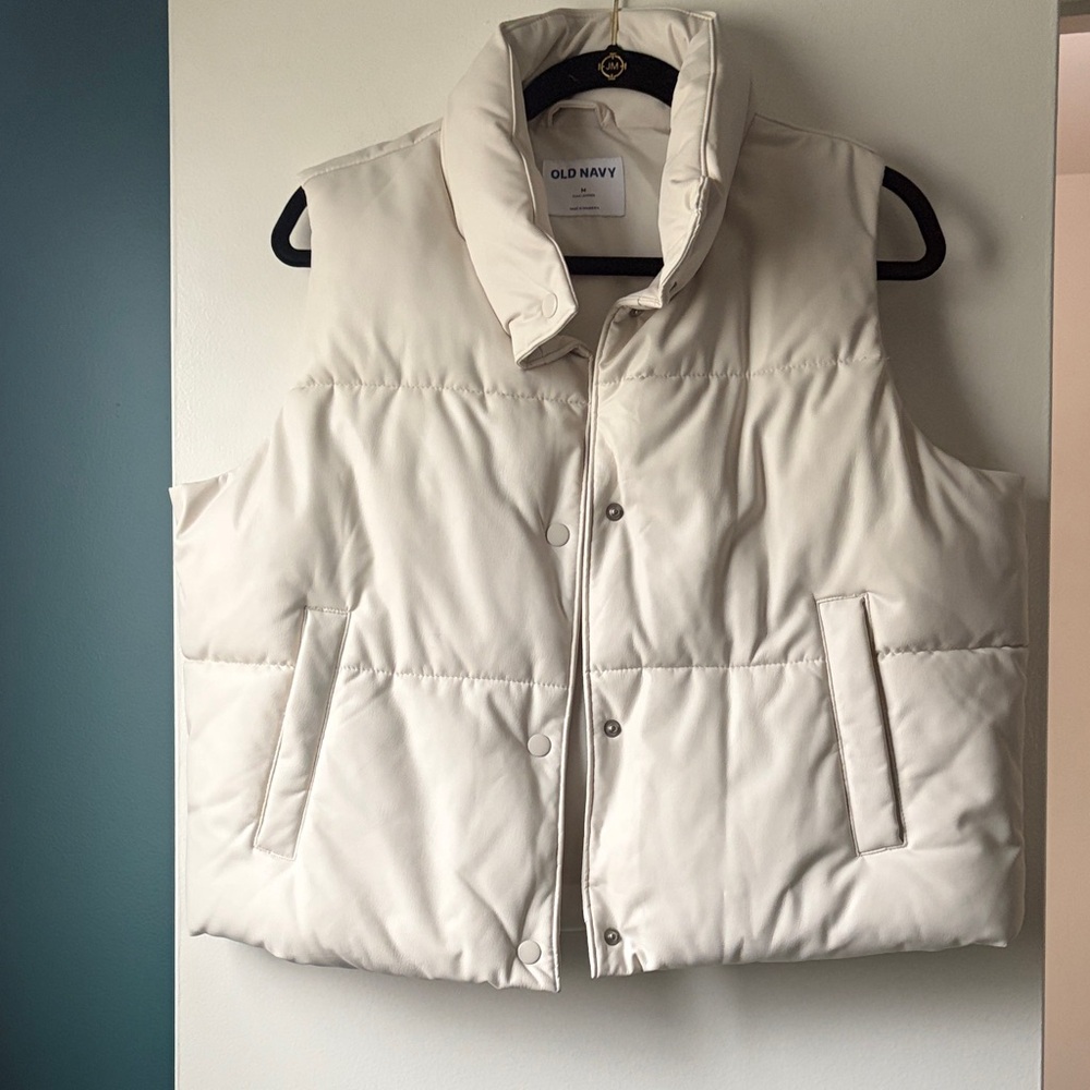 Old Navy Women's Crop Pleather Puffer Vest M
